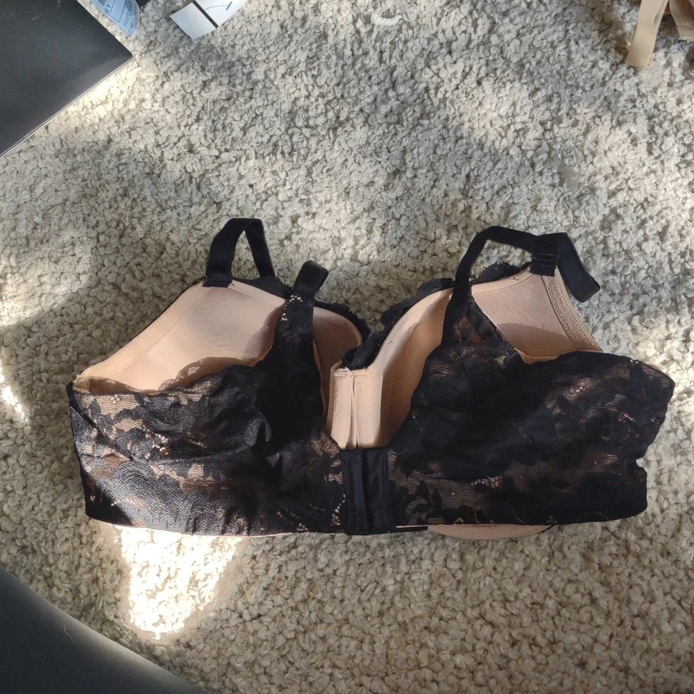 Torrid lightly lined full coverage balconette, 42C‎